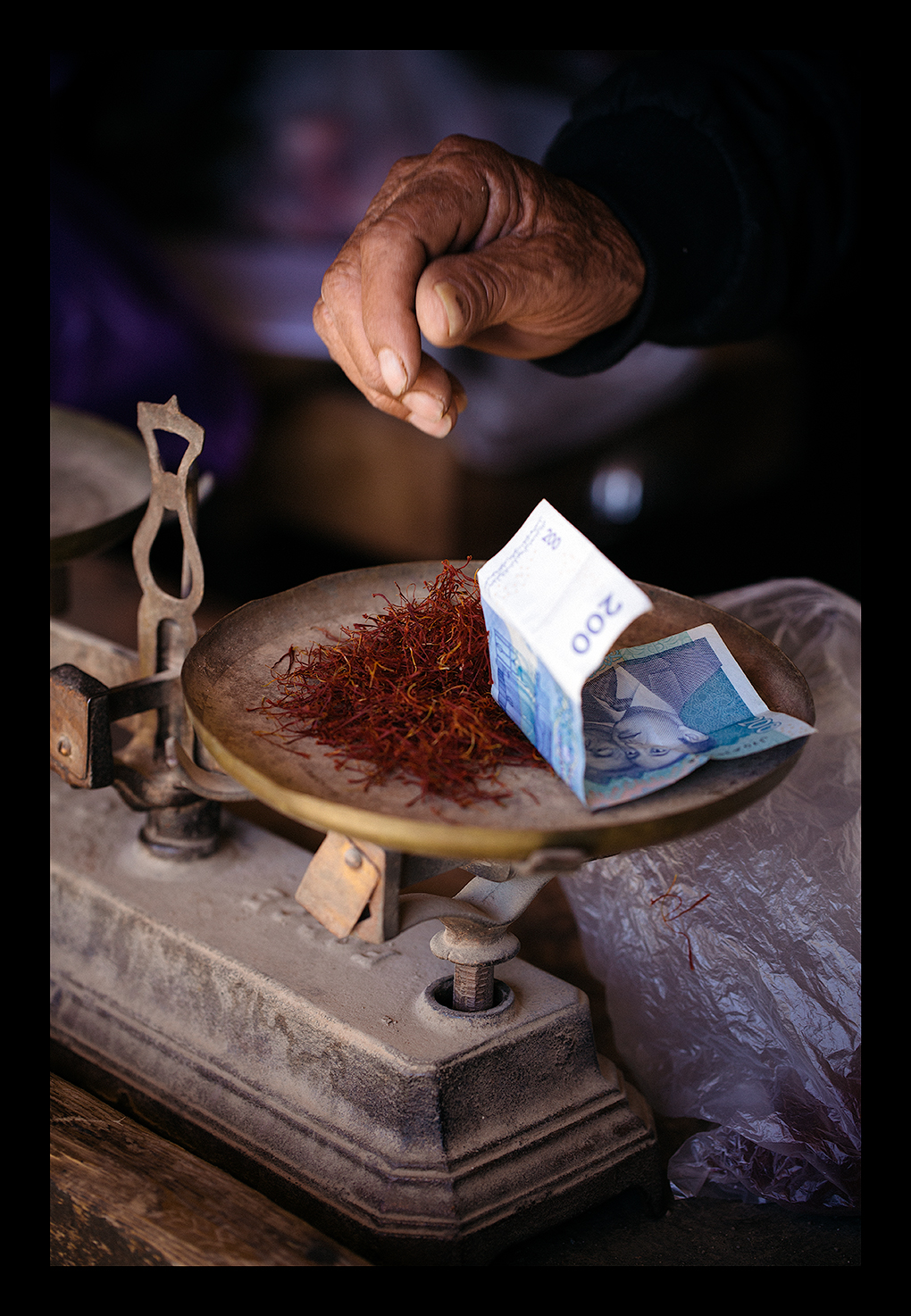 Paying for saffron in Morocco
